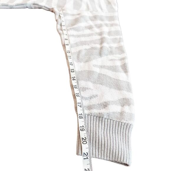 Varley Calvert Sweater Wool Blend V Neck Gray White Medium - Picture 7 of 9